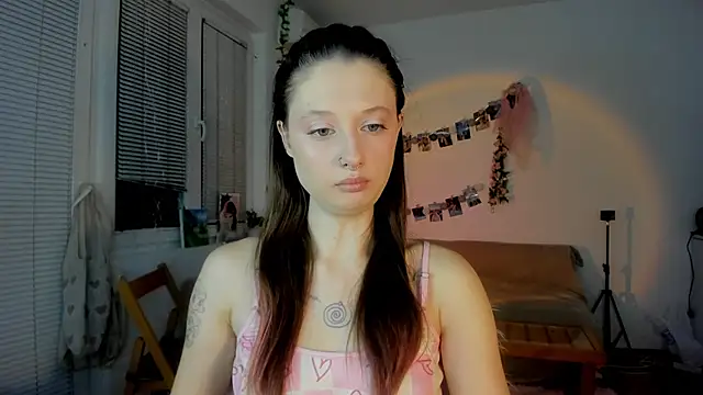 Snapshot of Jenny_darling_love chatting on February 26, 7:10 pm Jenny darling love online show from February 26, 7:10 pm