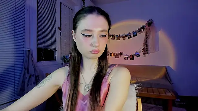 Snapshot of Jenny_darling_love chatting on March 21, 7:02 pm Jenny darling love online show from March 21, 7:02 pm