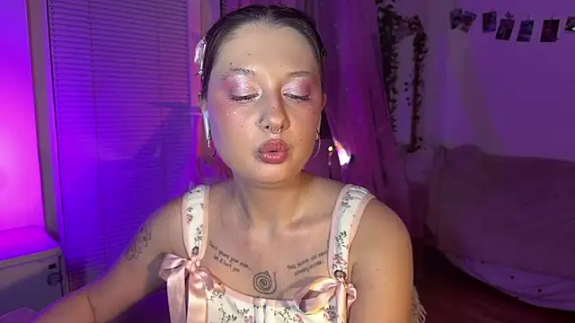 Jenny darling love online show from May 26, 6:39 pm