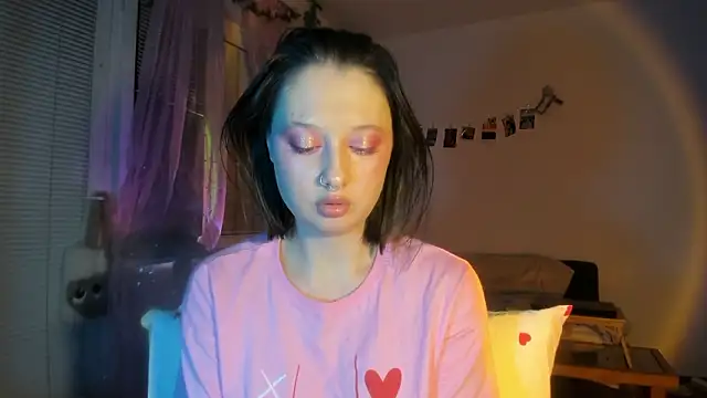 Snapshot of Jenny_darling_love chatting on February 18, 7:10 pm Jenny darling love online show from February 18, 7:10 pm