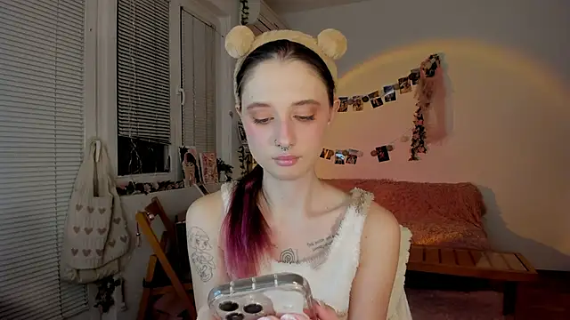 Snapshot of Jenny_darling_love chatting on December 24, 7:44 pm Jenny darling love online show from December 24, 7:44 pm