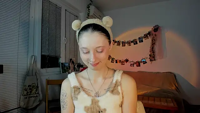 Snapshot of Jenny_darling_love chatting on March 11, 7:36 pm Jenny darling love online show from March 11, 7:36 pm