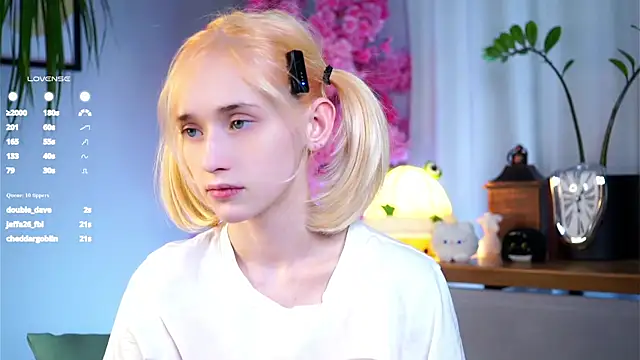 Snapshot of EdlinHargus chatting on March 20, 6:41 am EdlinHargus online show from March 20, 6:41 am