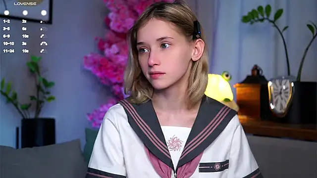 Snapshot of EdlinHargus chatting on March 4, 2:27 am EdlinHargus online show from March 4, 2:27 am