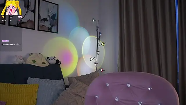 EdlinHargus online show from February 19, 1:24 am