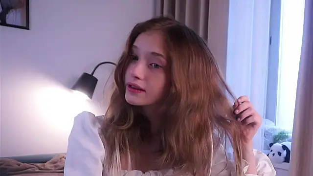 Snapshot of EdlinHargus chatting on October 21, 1:38 am EdlinHargus online show from October 21, 1:38 am