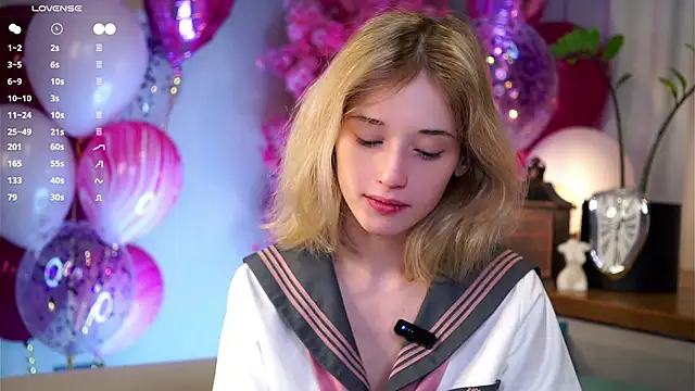 Snapshot of EdlinHargus chatting on March 15, 1:08 am EdlinHargus online show from March 15, 1:08 am