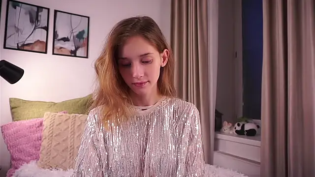 Snapshot of EdlinHargus chatting on November 19, 1:05 am EdlinHargus online show from November 19, 1:05 am