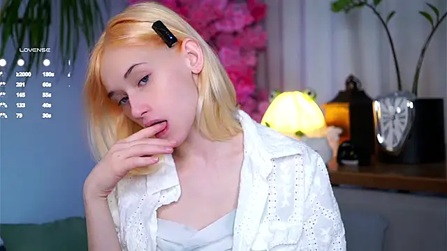 Snapshot of EdlinHargus chatting on March 21, 1:56 am EdlinHargus online show from March 21, 1:56 am