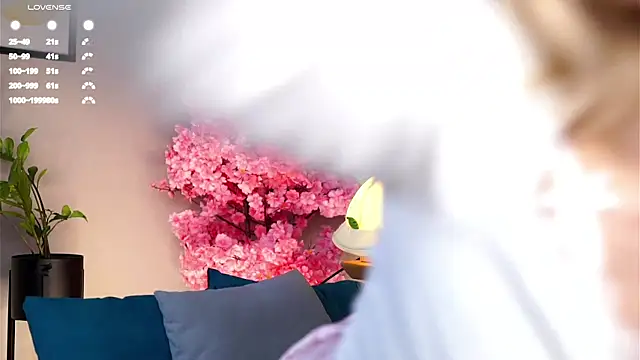 Snapshot of EdlinHargus chatting on March 6, 6:19 am EdlinHargus online show from March 6, 6:19 am