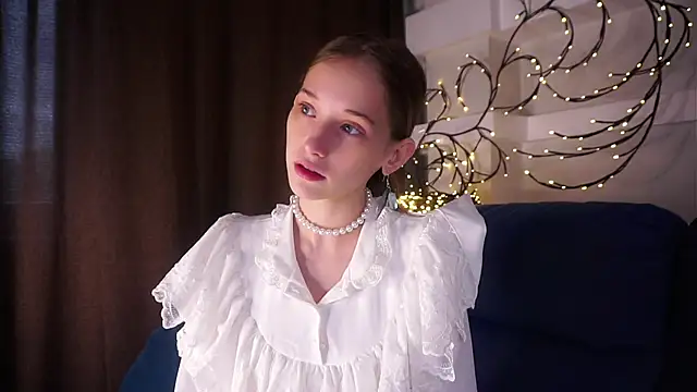 Snapshot of EdlinHargus chatting on October 11, 5:08 am EdlinHargus online show from October 11, 5:08 am