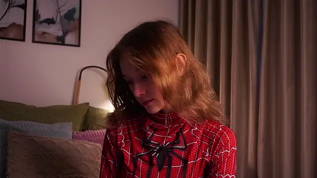 Snapshot of EdlinHargus chatting on November 2, 1:21 am EdlinHargus online show from November 2, 1:21 am