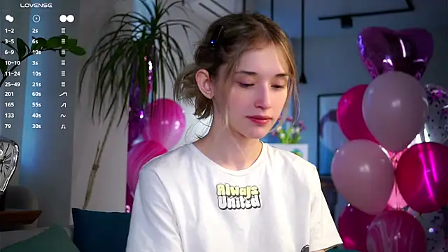 Snapshot of EdlinHargus chatting on March 13, 2:49 am EdlinHargus online show from March 13, 2:49 am