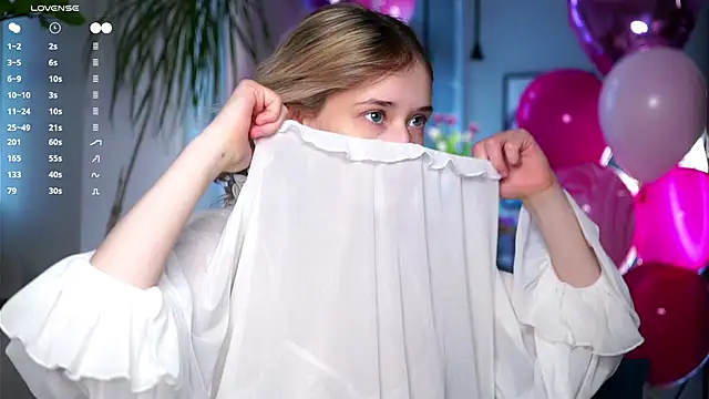 Snapshot of EdlinHargus chatting on March 12, 5:02 am EdlinHargus online show from March 12, 5:02 am