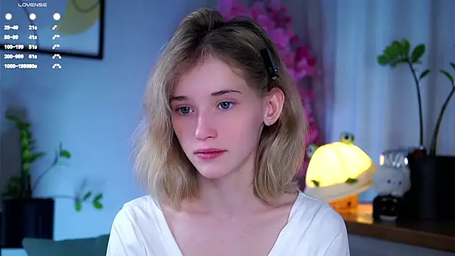 Snapshot of EdlinHargus chatting on March 11, 1:48 am EdlinHargus online show from March 11, 1:48 am