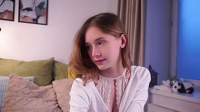 Snapshot of EdlinHargus chatting on November 28, 2:12 am EdlinHargus online show from November 28, 2:12 am