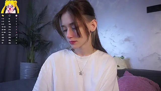 EdlinHargus online show from April 12, 1:53 am