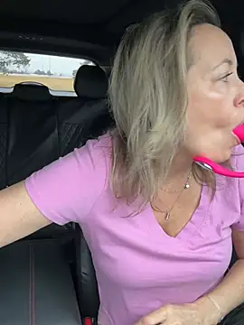 Cherry-red-xo online show from February 19, 5:54 pm