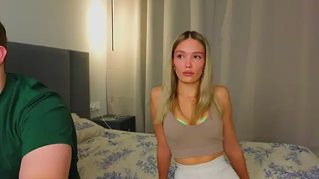 W    online show from September 21, 9:20 pm