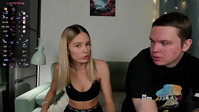 W    online show from December 1, 10:04 pm