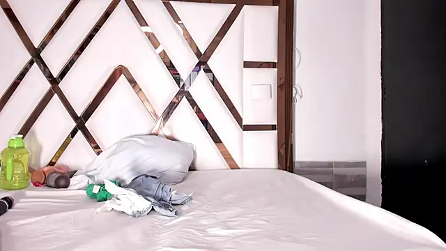 molly sweetee online show from April 8, 1:40 am