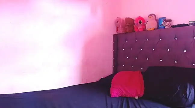 Snapshot of stefanny_hot03 chatting on March 4, 2:32 pm stefanny hot03 online show from March 4, 2:32 pm