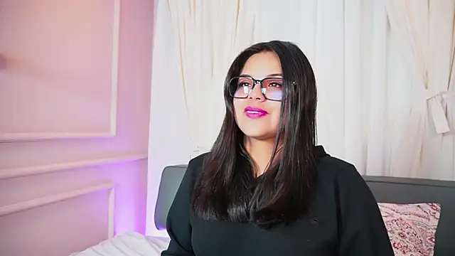 Snapshot of Sophia_wilsonn_ chatting on September 12, 11:10 am Sophia wilsonn online show from September 12, 11:10 am