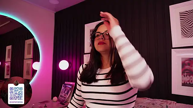 Sophia wilsonn  online show from April 9, 10:43 am