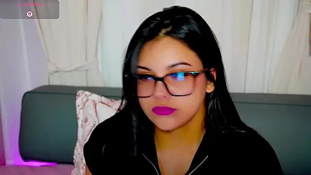 Snapshot of Sophia_wilsonn_ chatting on September 11, 11:10 am Sophia wilsonn online show from September 11, 11:10 am