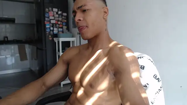 Snapshot of Jhonyblack_1 chatting on April 22, 2:35 pm Jhonyblack 1 online show from April 22, 2:35 pm