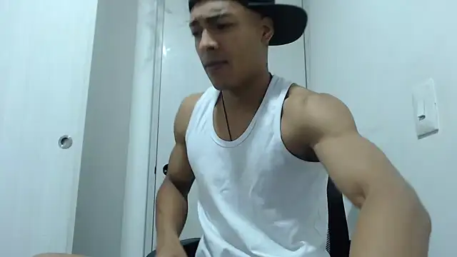 Snapshot of Jhonyblack_1 chatting on May 15, 10:46 am Jhonyblack 1 online show from May 15, 10:46 am
