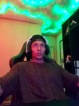 Snapshot of Jhonyblack_1 chatting on November 6, 8:02 pm Jhonyblack 1 online show from November 6, 8:02 pm