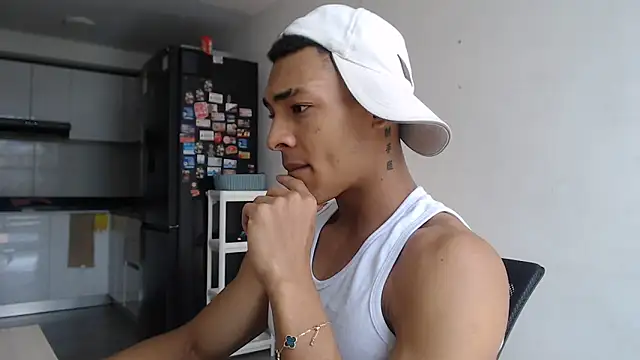 Snapshot of Jhonyblack_1 chatting on May 4, 5:38 pm Jhonyblack 1 online show from May 4, 5:38 pm