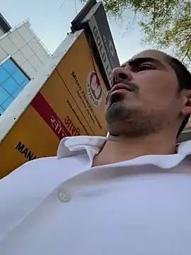 shivani0999 online show from February 20, 3:03 am