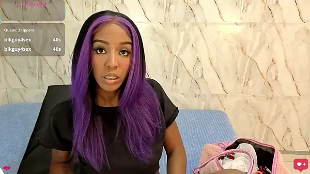 Georgis  online show from October 25, 8:31 pm