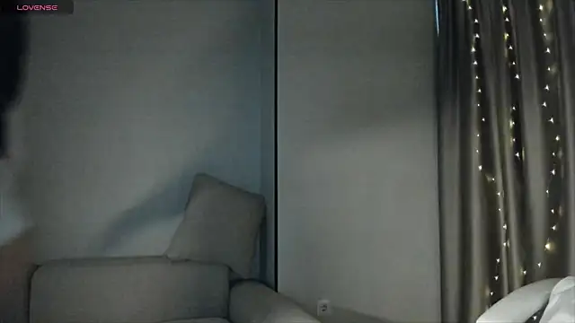 Snapshot of Azumi_fumi chatting on December 2, 3:19 am Azumi fumi online show from December 2, 3:19 am