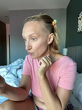 UmaTruewoman online show from April 12, 1:42 am