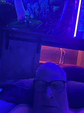 Mimmoromeo1973 online show from April 7, 4:03 am