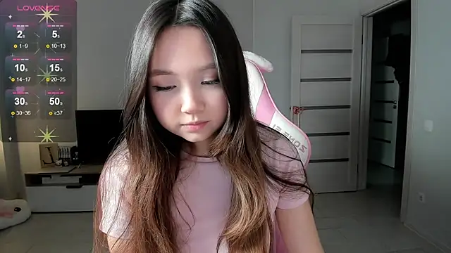 Fluffy Rose online show from February 28, 10:15 am