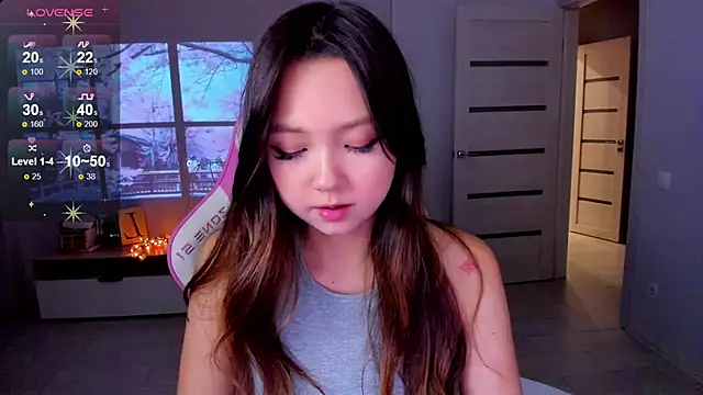 Fluffy Rose online show from December 3, 2:49 pm