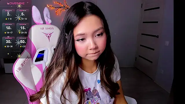 Fluffy Rose online show from October 2, 11:57 am