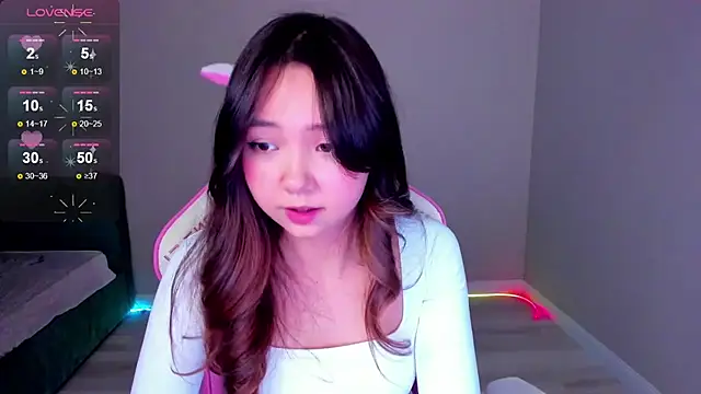 Fluffy Rose online show from November 8, 1:36 pm