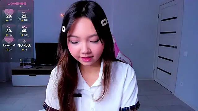 Fluffy Rose online show from October 8, 2:02 am