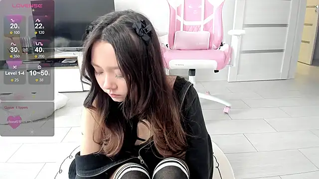 Fluffy Rose online show from May 17, 6:13 am