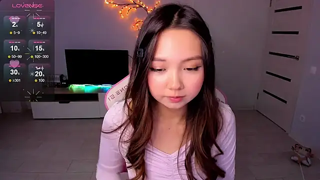 Fluffy Rose online show from October 1, 11:47 am