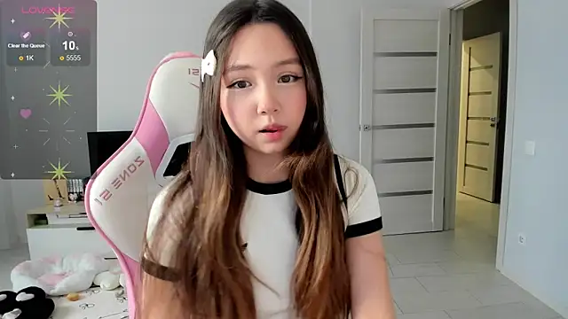 Fluffy Rose online show from May 13, 4:19 am