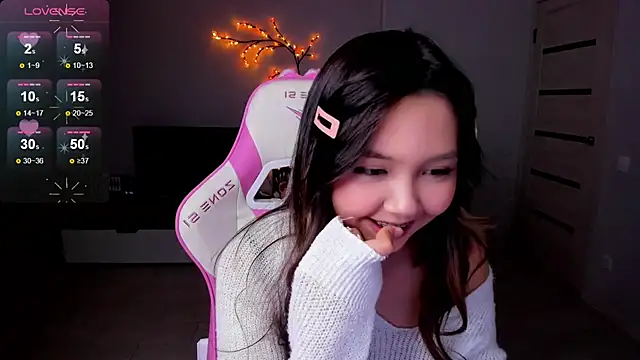 Fluffy Rose online show from October 6, 3:13 pm