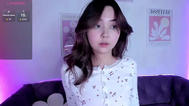 Fluffy Rose online show from February 11, 12:15 pm