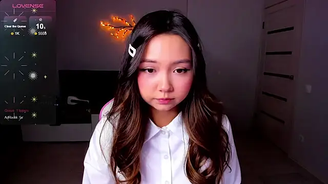 Fluffy Rose online show from October 9, 12:00 am