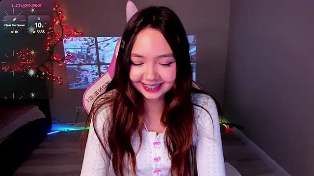 Fluffy Rose online show from November 1, 11:42 pm